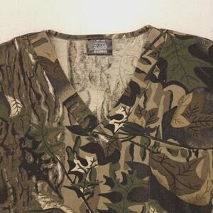 Two Can Casual V Neck Short Sleeve T-Shirt Adult Mens Size Extra Large XL Camo